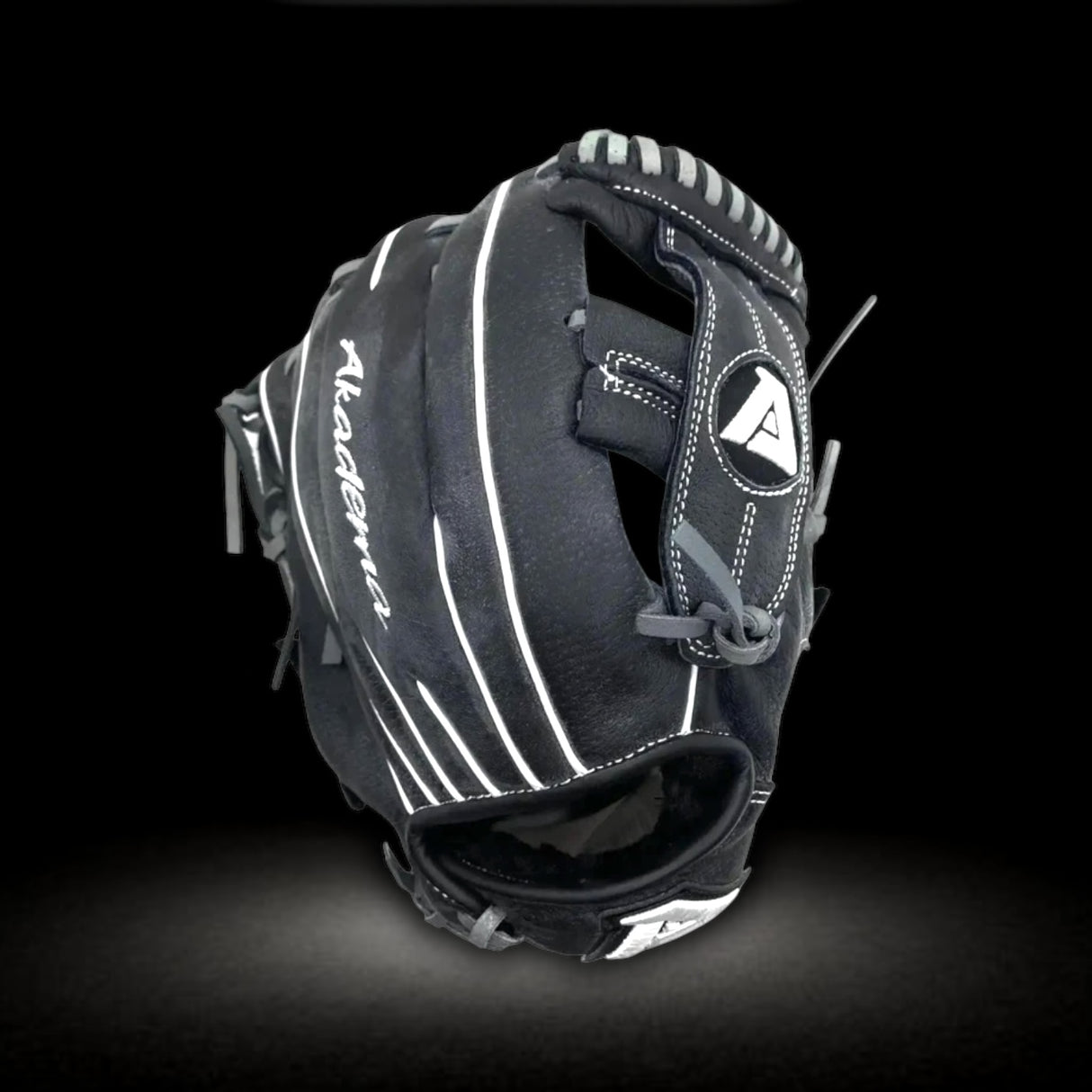 Akadema Youth Glove 10.5” In Ages 6-8